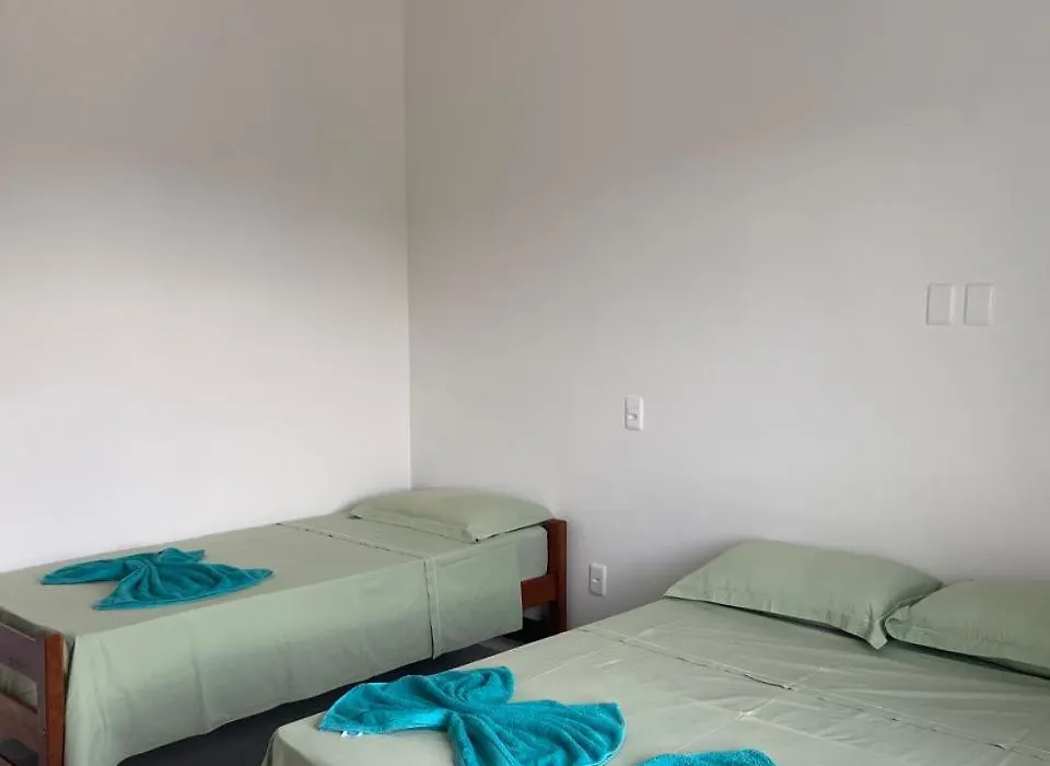 Casa familiar com 3 quartos e próximo a praia-1